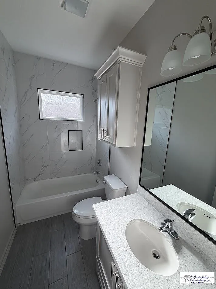 4 bed, 3.0 bath, 1640 sqft, $2,200 — Photo 3
