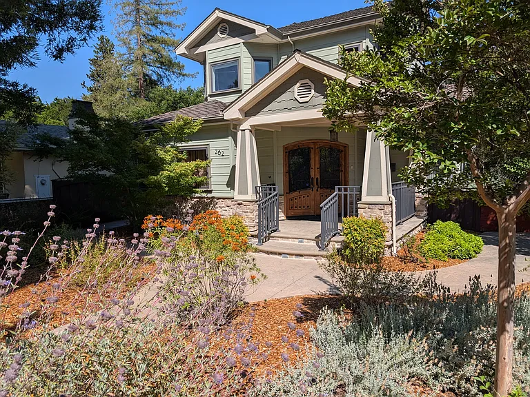 262 Los Gatos Blvd — Photo 2