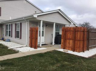 28418 Raleigh Crescent Dr, Chesterfield, MI 48051