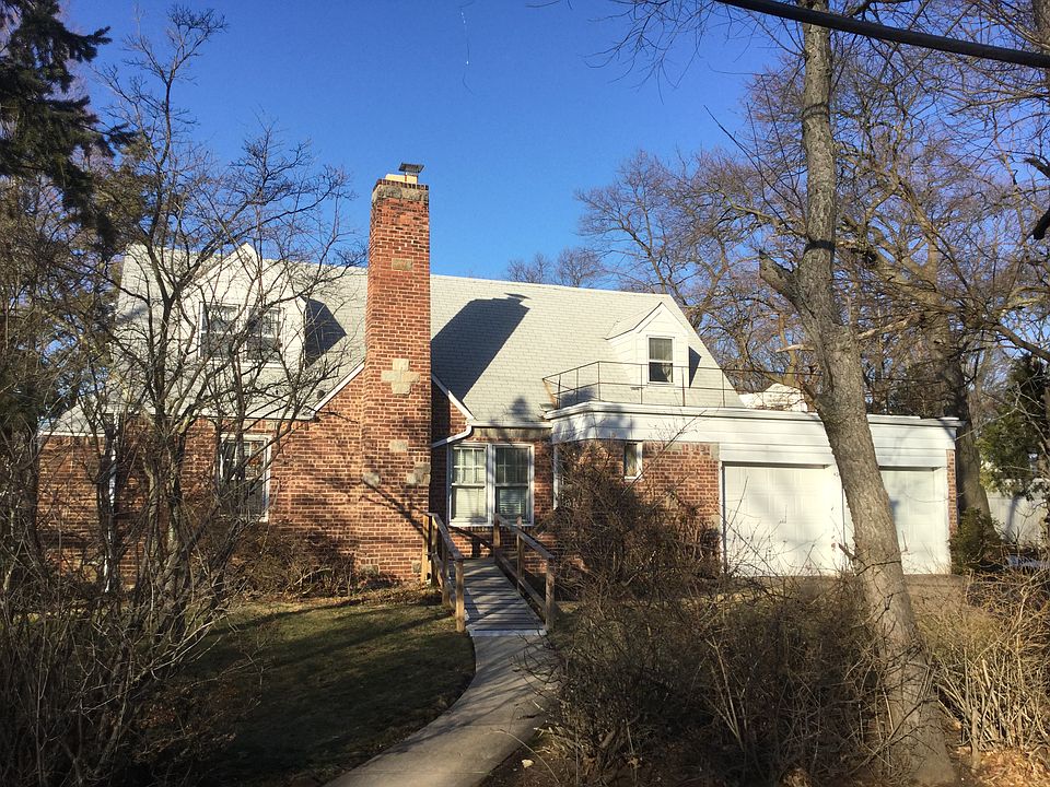 1st image of 426 Wilson St