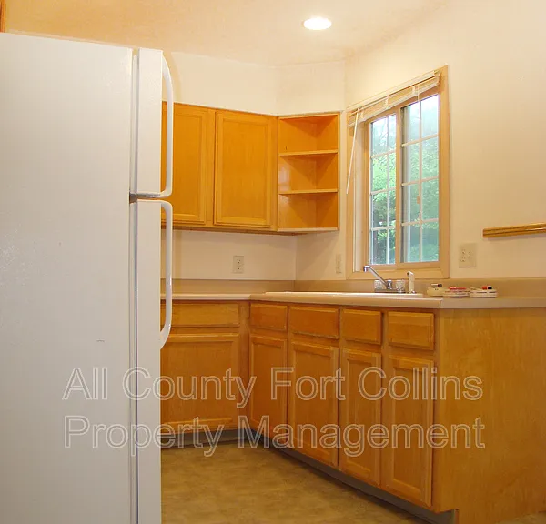 817 E Laurel St — Photo 4
