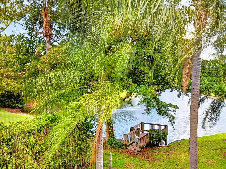 5801 Coach House Cir #E — Photo 27