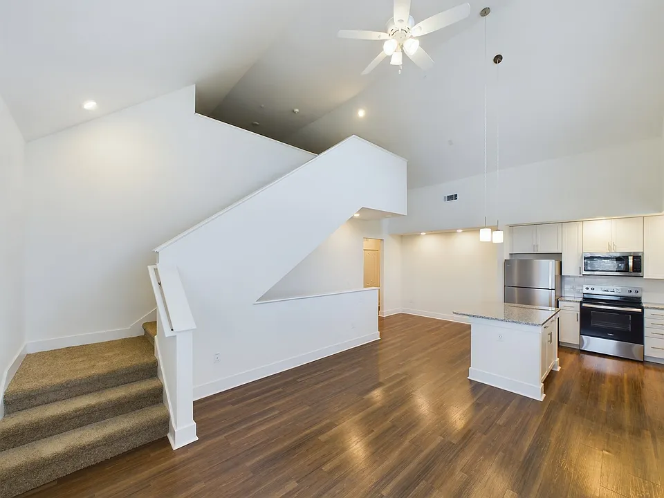 270 Arsdale Ave #26204