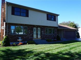 12 High Ridge Dr, Waterford, CT 06385