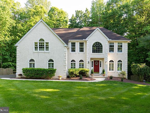 2nd image of 42 Wild Laurel Ct