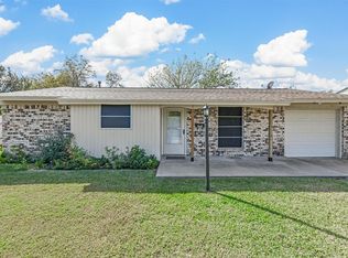 209 NW Wintercrest Rd, Burleson, TX 76028