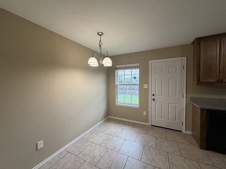 1221 Kirby St #6 — Photo 6