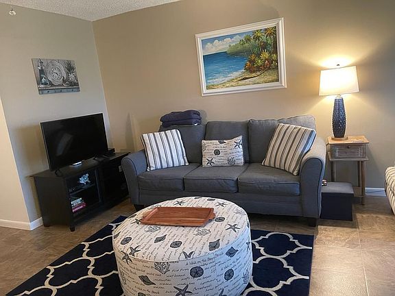 2nd image of 946 Savannas Point C Drive #C