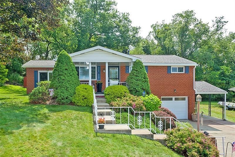 1st image of 111 Willow Dr