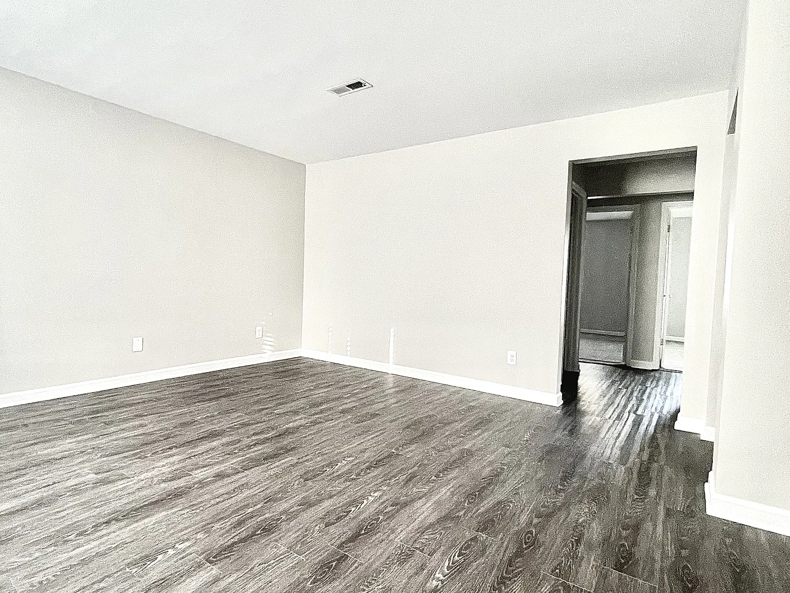Brookstone - 105 — Photo 1