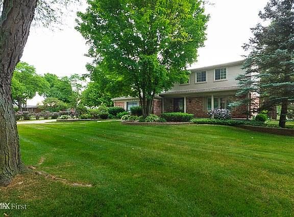 2nd image of 6396 Emerald Lake Dr