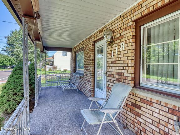 2nd image of 118 Italy St
