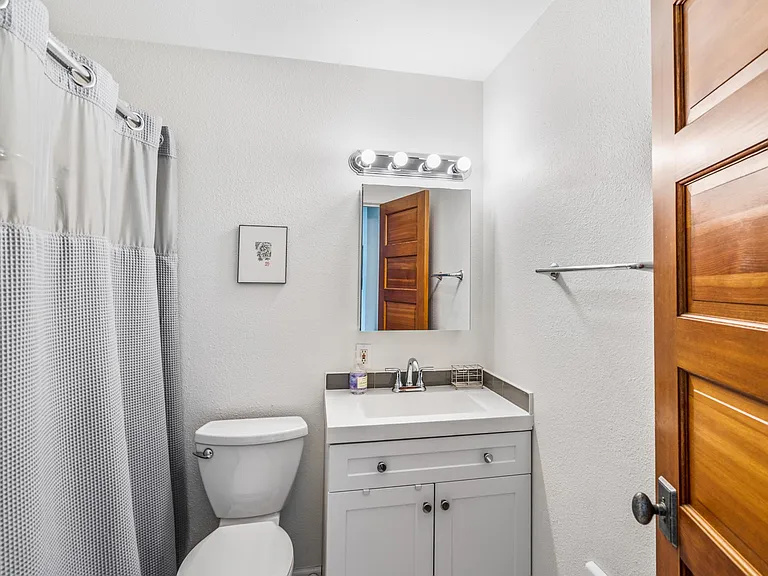 2478 NW Savier St #4 — Photo 6