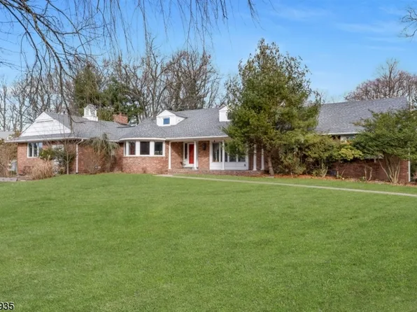 330 HARTSHORN DRIVE, Millburn Twp., NJ 07078