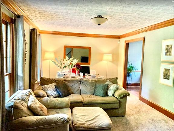 FORMAL LIVING ROOM