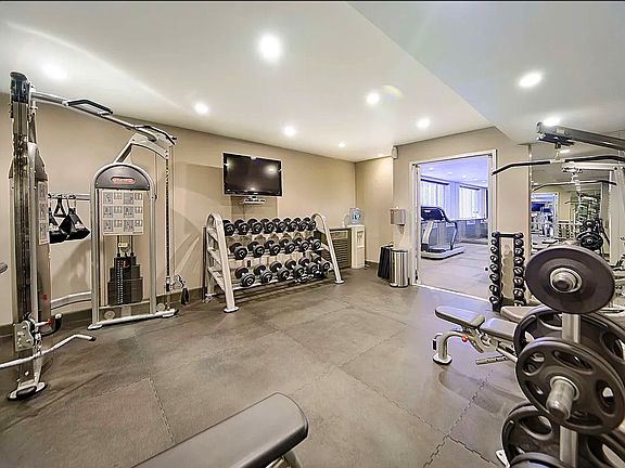 4th image of 211 E 51st St APT 2E