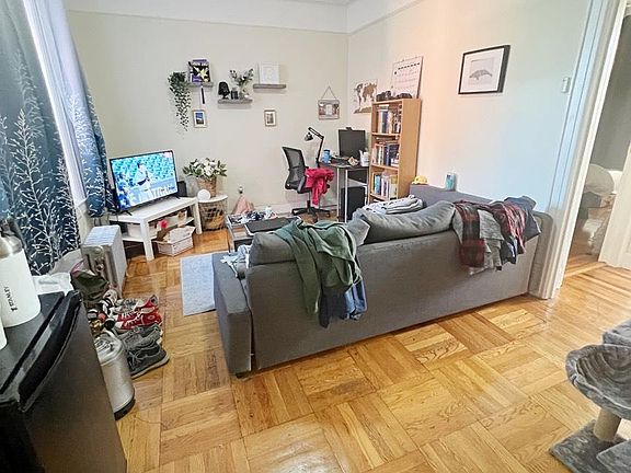 5th image of 8630 23rd Ave #4D