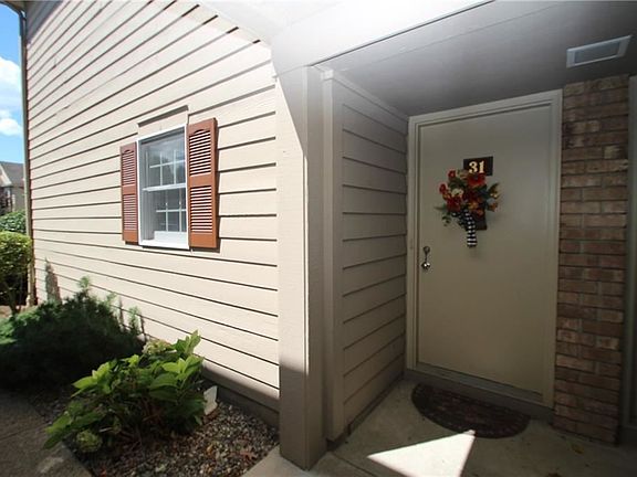 3rd image of 31 Wood Creek Dr