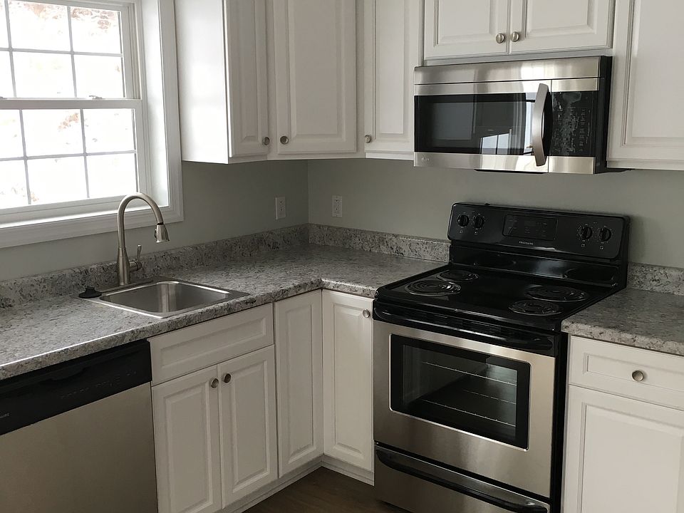 2nd image of 796 Hornbeck Rd