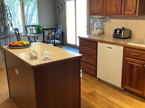 3rd image of 6141 S 93rd St