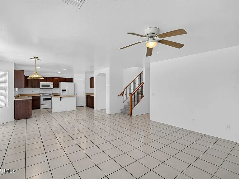 7823 S 48th Ln — Photo 36
