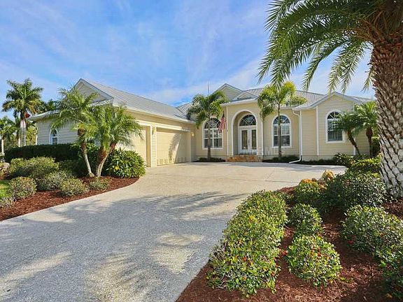 4th image of 885 Hillcrest Dr