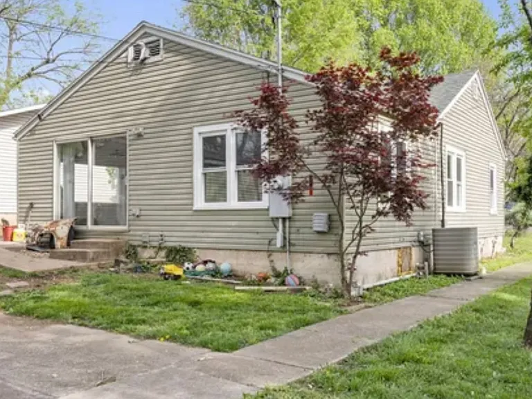 2822 W College St — Photo 19