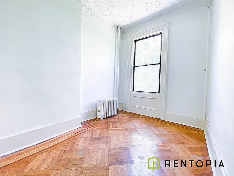 225 S 4th St #3 — Photo 7