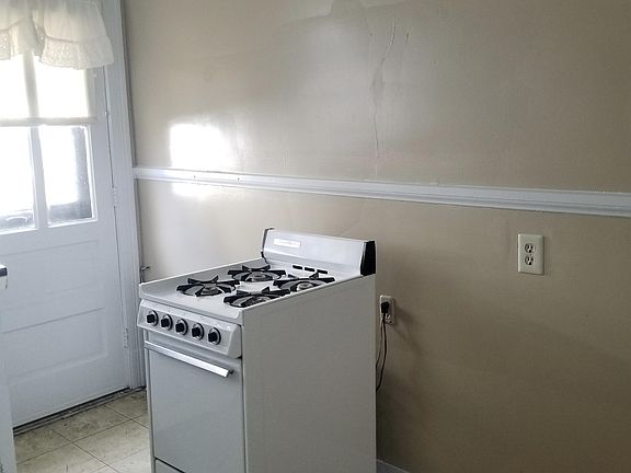 5th image of 4801 E Seminary Ave #1