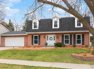 1809 E Arrowhead Pass, Sioux Falls, SD 57103