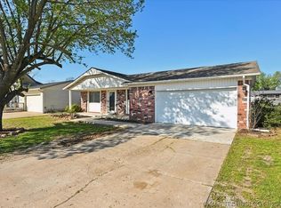 1212 S A St, Skiatook, OK 74070