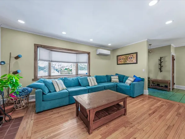 219-08 38th Avenue image 7 of 26