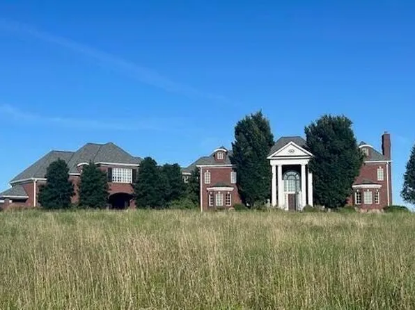 910 Aiken Rd, Versailles, KY 40383