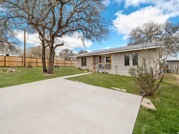 4315 Prelude Pass, Elmendorf, TX 78112