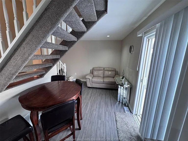 1527 Pierre Ave — Photo 12