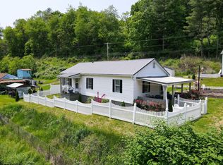 15 Honeysuckle Rd, Horner, WV 26372