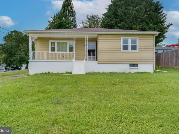 995 N Mildred St, Ranson, WV 25438