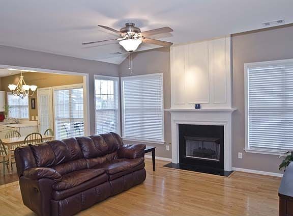4th image of 1638 W Wilson Blvd
