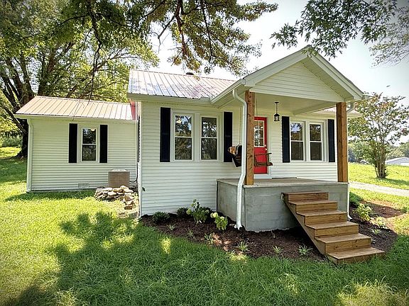 3rd image of 412 Twin Oaks Rd