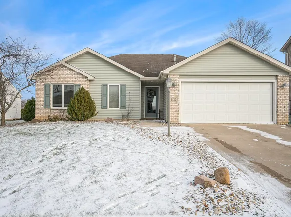2122 Highlander Dr, Warsaw, IN 46580