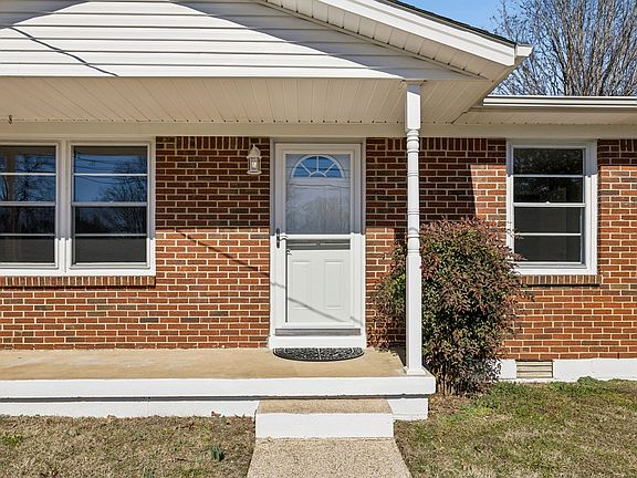 4th image of 206 Birchwood Dr