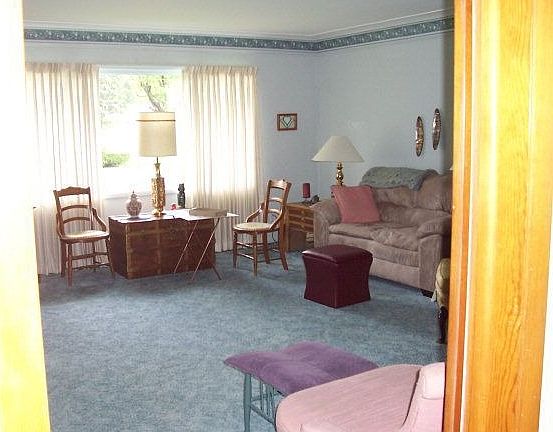 5th image of 445 Siesta Dr