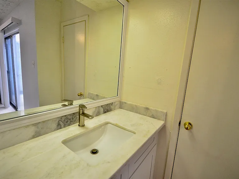 6407 S Briar Bayou Dr — Photo 17
