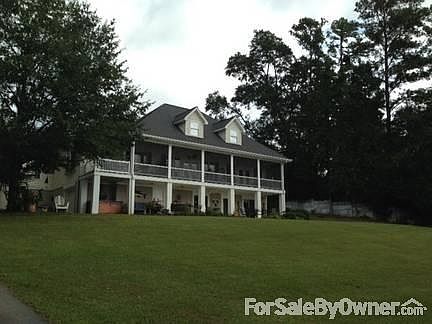 Lake View
						:
						Eye catching view from lake