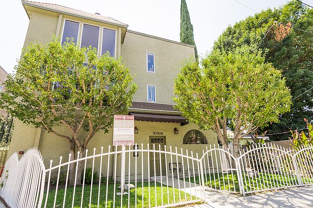 1st image of 10908 Blix St #4