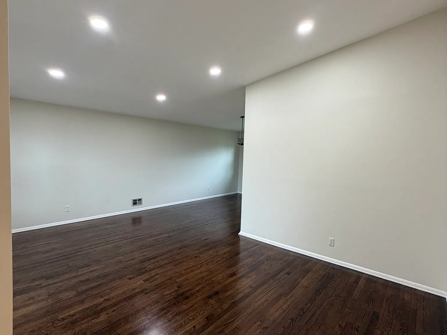 4 bed, 1534 sqft, $3,200 — Photo 2