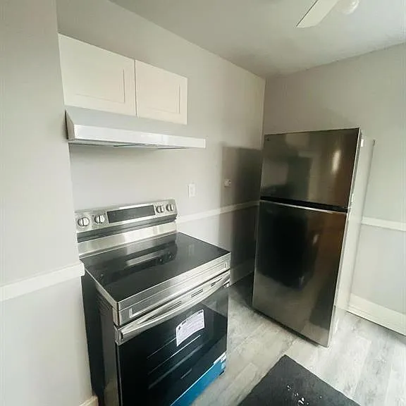 1645 Goyeau St #UPPER — Photo 8