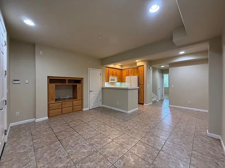 1463 Tucker St — Photo 3