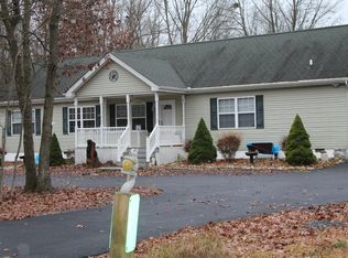 18 Burnshaw Ln, Albrightsville, PA 18210
