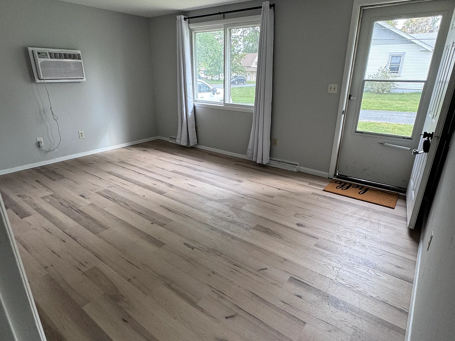 2 bed, 1200 sqft, $1,295 — Photo 3